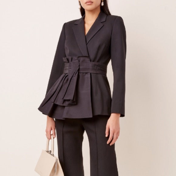 C A R O L I N A   H E R R E R A - Picture 4 of 5